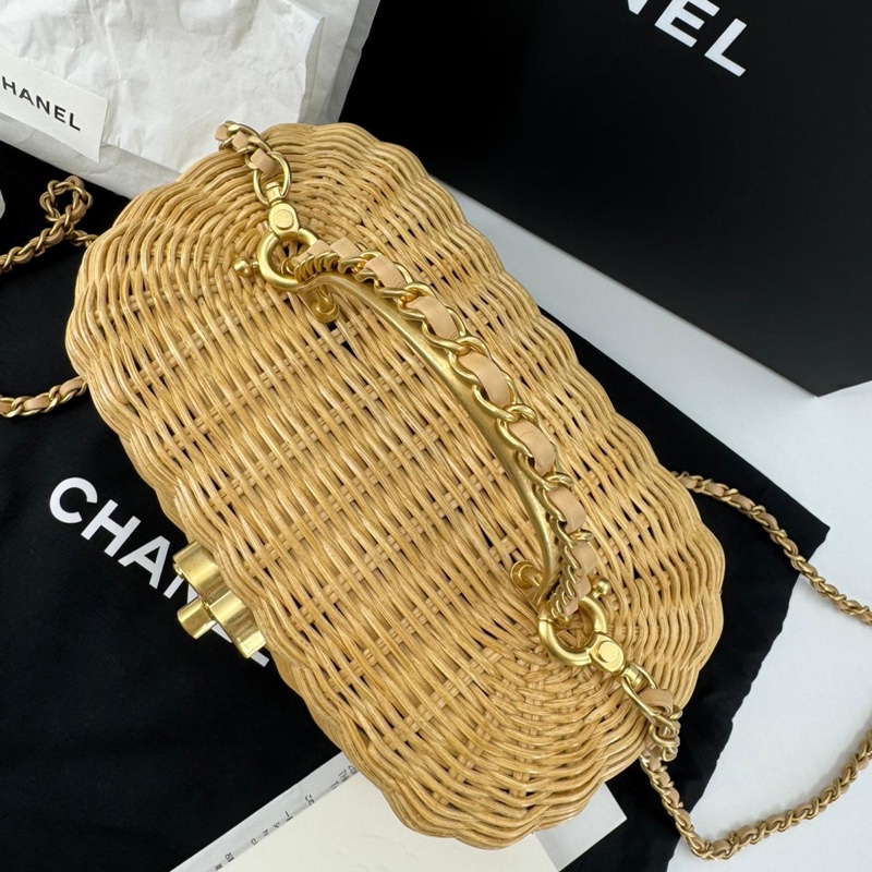 Chanel Cruise 2025/26 Braided Rattan & Gold-Tone Metal Beige Vanity Case-7