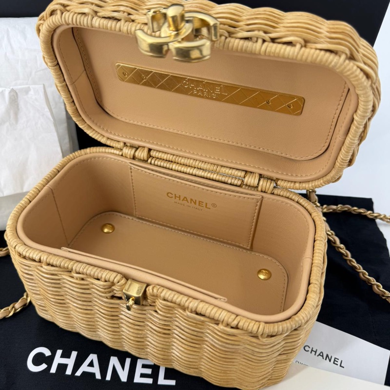 Chanel Cruise 2025/26 Braided Rattan & Gold-Tone Metal Beige Vanity Case-8