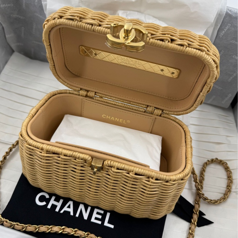 Chanel Cruise 2025/26 Braided Rattan & Gold-Tone Metal Beige Vanity Case-2
