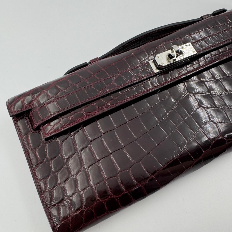 Hermès Kelly Cut Bag in Bordeaux Shiny Porosus Crocodile Leather with PHW-2