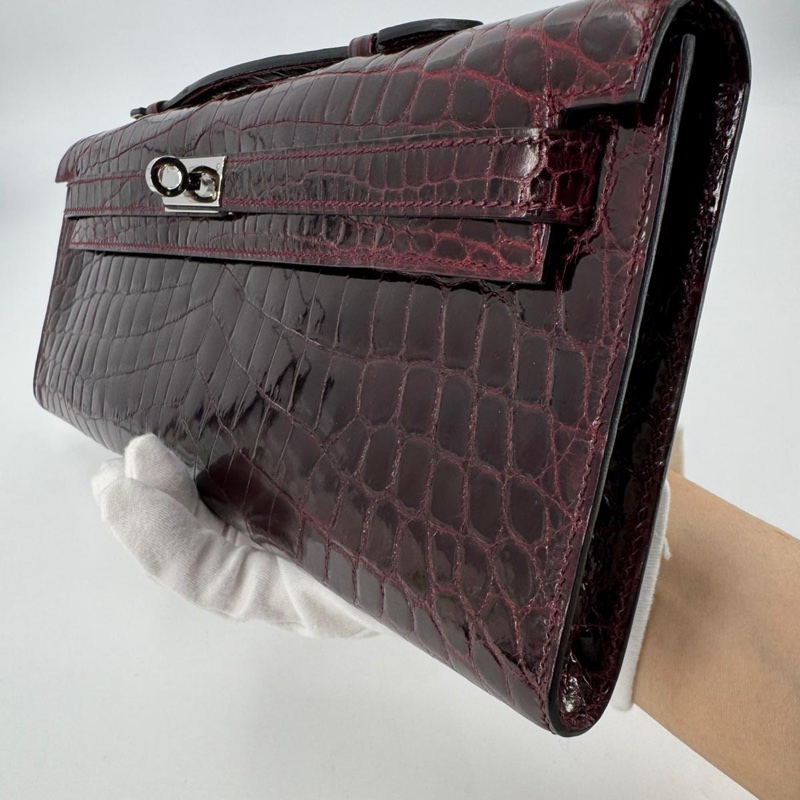 Hermès Kelly Cut Bag in Bordeaux Shiny Porosus Crocodile Leather with PHW-4
