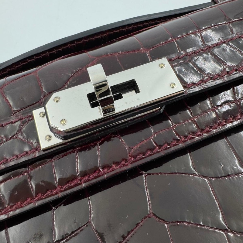 Hermès Kelly Cut Bag in Bordeaux Shiny Porosus Crocodile Leather with PHW-6