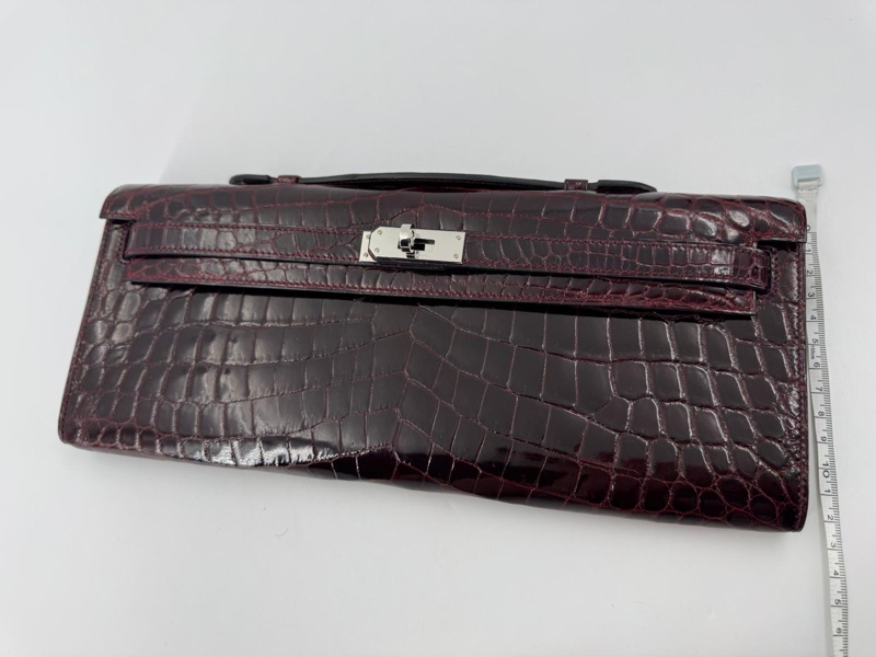 Hermès Kelly Cut Bag in Bordeaux Shiny Porosus Crocodile Leather with PHW-10