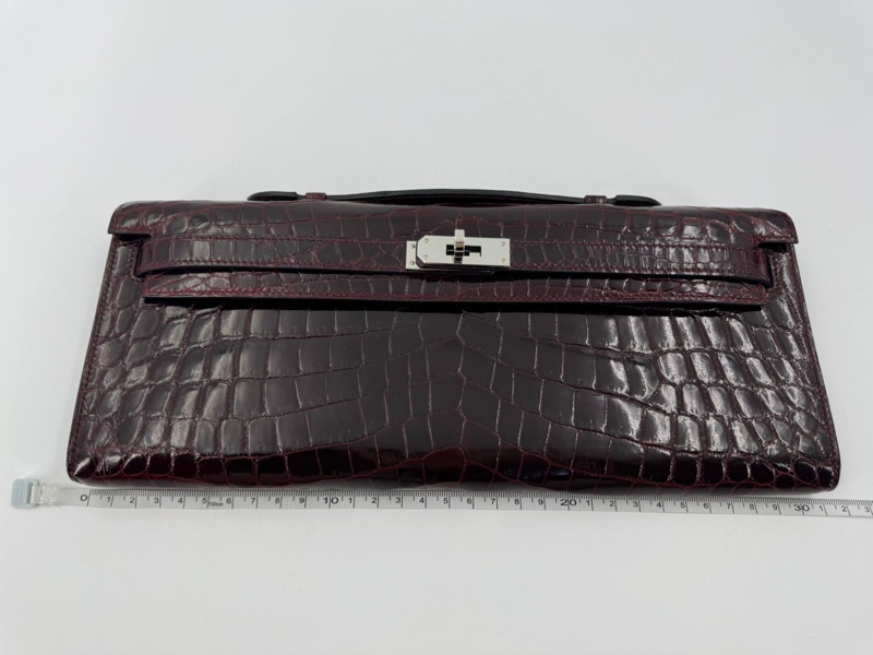 Hermès Kelly Cut Bag in Bordeaux Shiny Porosus Crocodile Leather with PHW-11