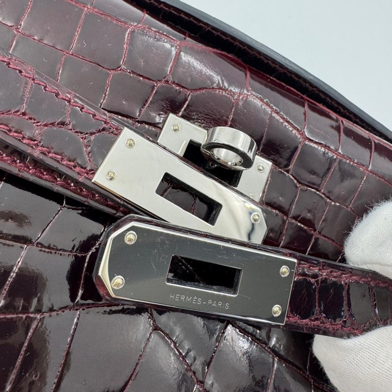 Hermès Kelly Cut Bag in Bordeaux Shiny Porosus Crocodile Leather with PHW-13