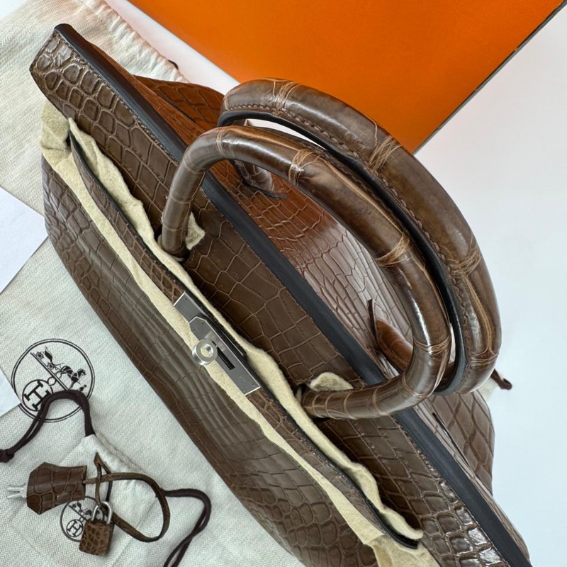 Hermès Birkin 35 Gris Éléphant Matte Niloticus Crocodile with PHW-6