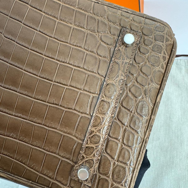 Hermès Birkin 35 Gris Éléphant Matte Niloticus Crocodile with PHW-13
