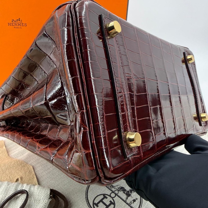 Hermes Birkin 25 Bordeaux Crocodile Leather Handbag with GHW-13