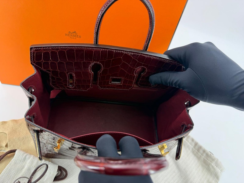 Hermes Birkin 25 Bordeaux Crocodile Leather Handbag with GHW-18