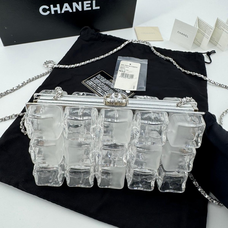 Chanel 2010 Plexiglass Ice Cube Sliver Clutch Bag-5