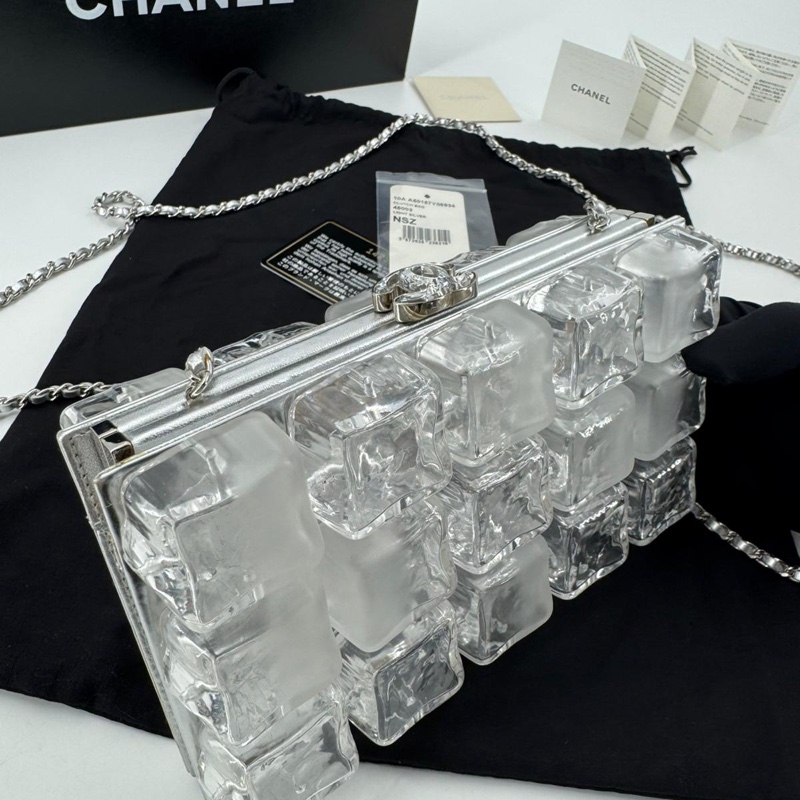 Chanel 2010 Plexiglass Ice Cube Sliver Clutch Bag-6