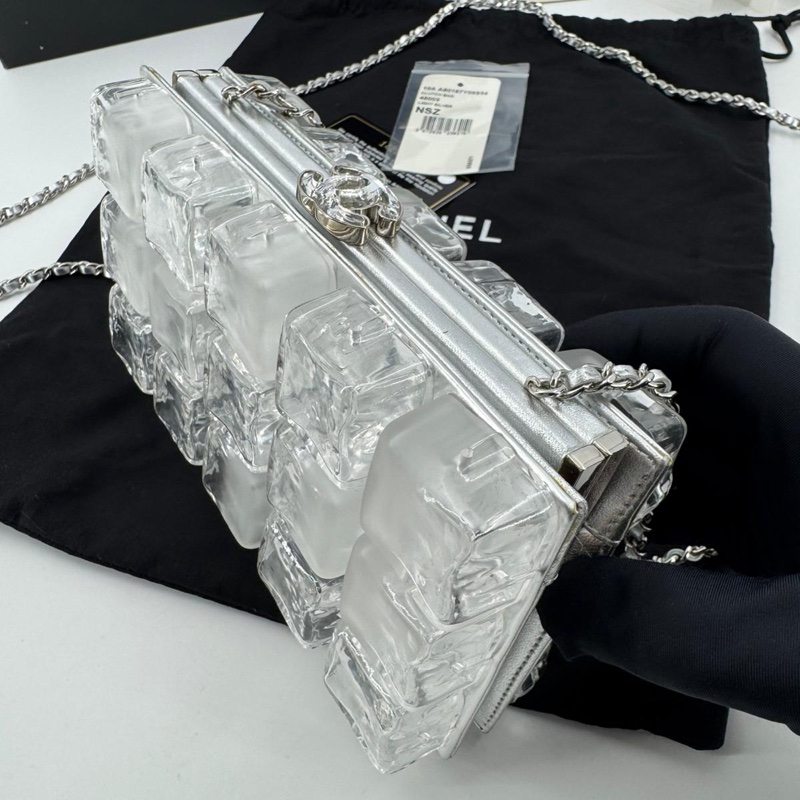 Chanel 2010 Plexiglass Ice Cube Sliver Clutch Bag-8