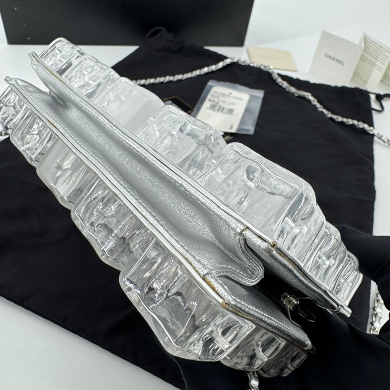 Chanel 2010 Plexiglass Ice Cube Sliver Clutch Bag-10