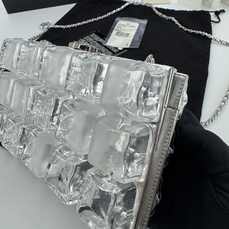Chanel 2010 Plexiglass Ice Cube Sliver Clutch Bag-13