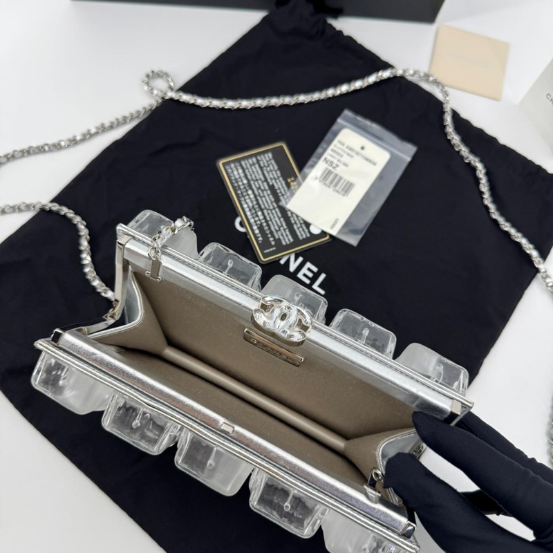 Chanel 2010 Plexiglass Ice Cube Sliver Clutch Bag-14