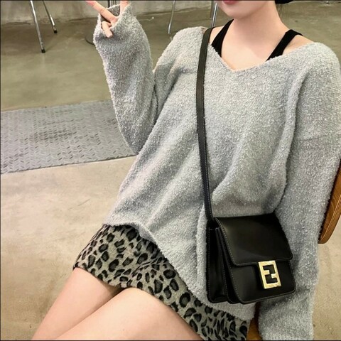 Fendi 黑色FF Fab 斜背小方包