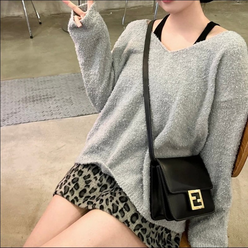 Fendi 黑色FF Fab 斜背小方包-0