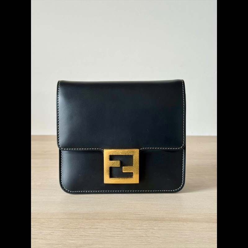 Fendi 黑色FF Fab 斜背小方包-2