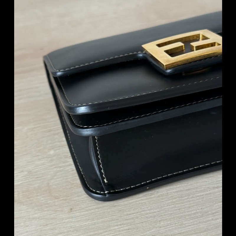 Fendi 黑色FF Fab 斜背小方包-9