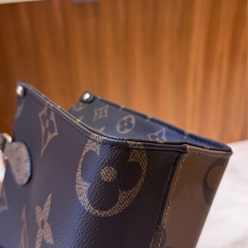 #專櫃價近11萬 LV On-The-Go 路易威登Onthego小號 棕色老花 25 x 19 x 11.5 cm OnTheGo PM M46373-9