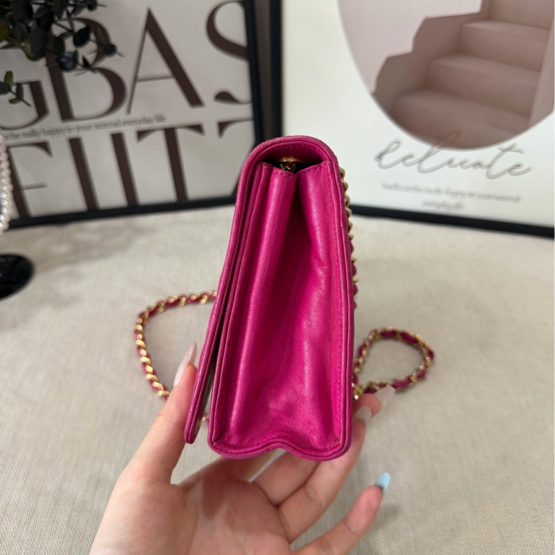 Chanel/香奈兒 中古玫紅色羊皮流蘇菱格紋WOC鏈條包 尺寸20*6*13 95新-3