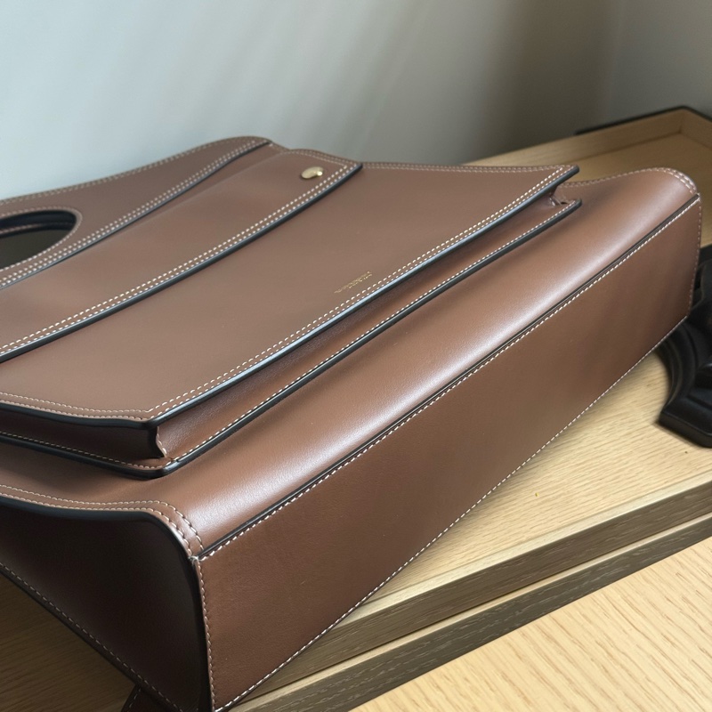 Burberry 大型口袋包 Pocket Bag 棕色肩背包-3