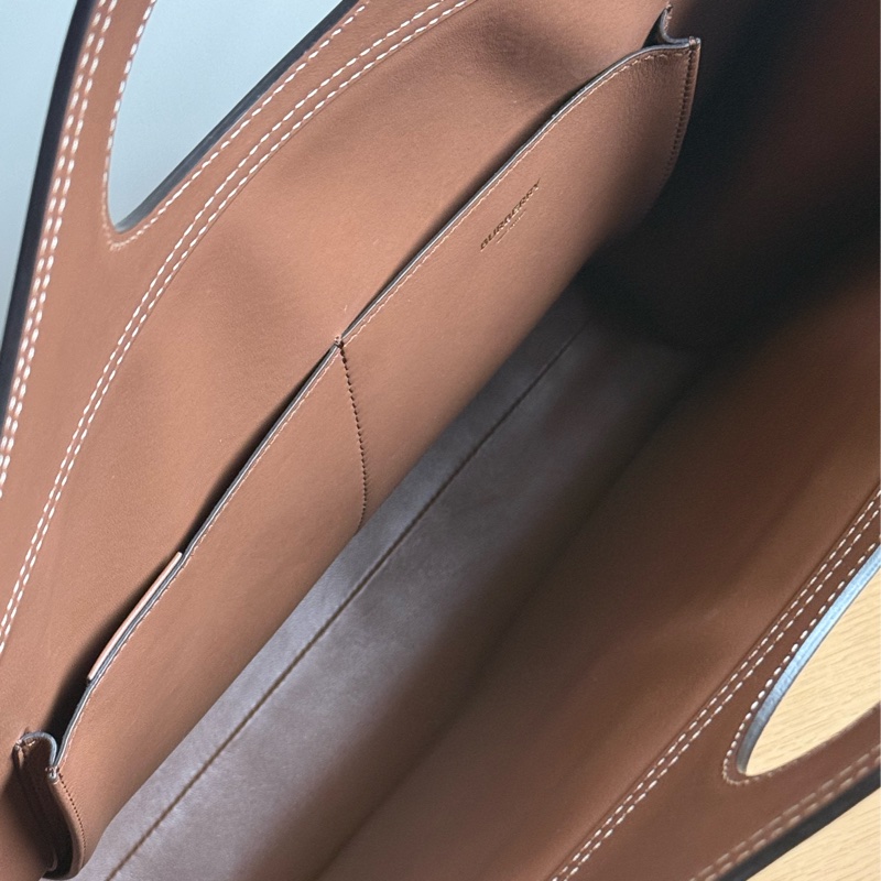 Burberry 大型口袋包 Pocket Bag 棕色肩背包-8