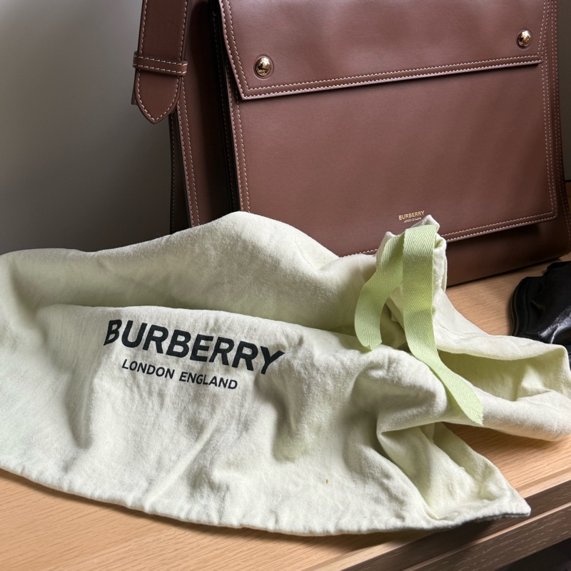 Burberry 大型口袋包 Pocket Bag 棕色肩背包-10