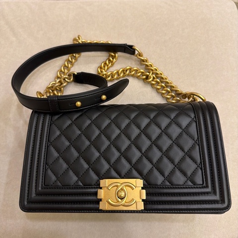 Chanel boy 25