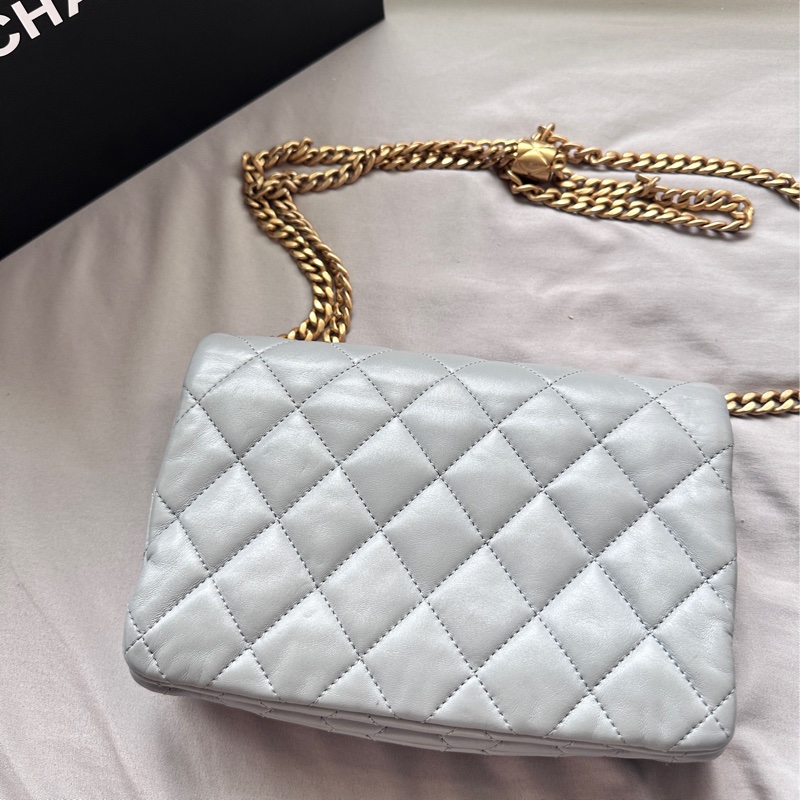 【極美私藏】Chanel 藍灰色金球菠蘿扣風琴包 ,今年最紅的baby Blue一定要擁有-21