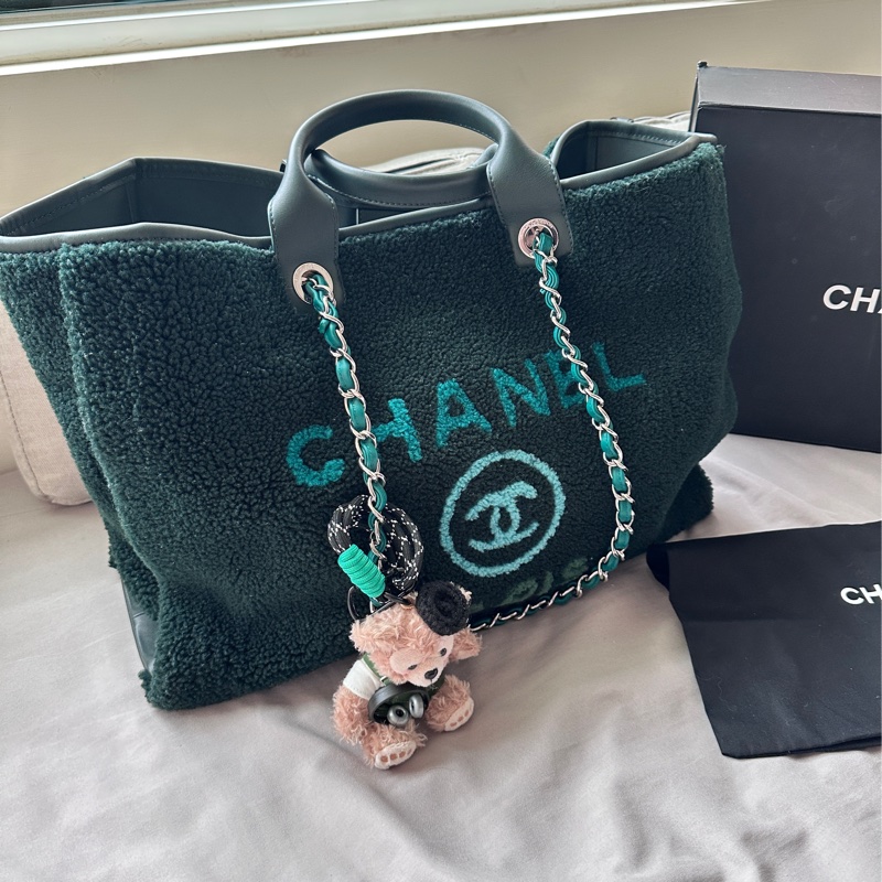 【稀有秀款】Chanel 森林綠羊羔毛 Deauville 沙灘包 26開-1