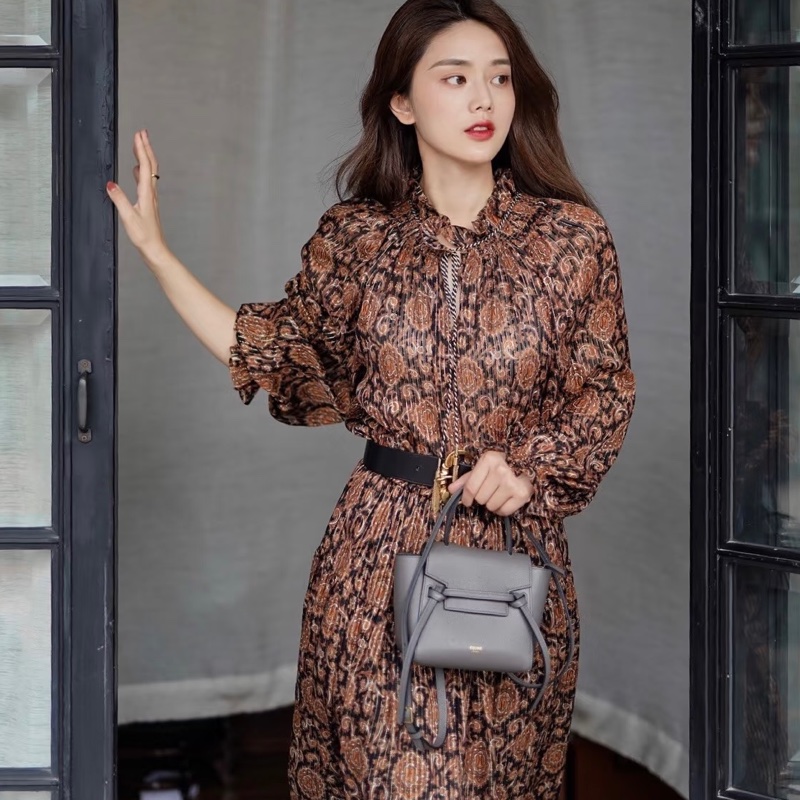 莉亞精品♡Celine Pico大象灰鯰魚包 二手-1