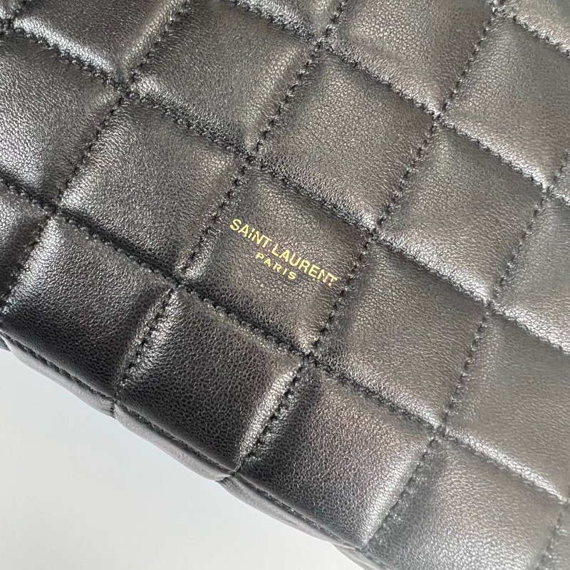 YSL 764051 黑羊皮方塊包-10