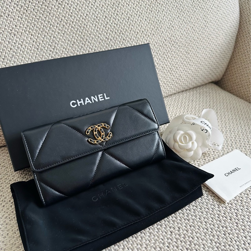 ~~Chanel 黑色19翻蓋長夾~~-0