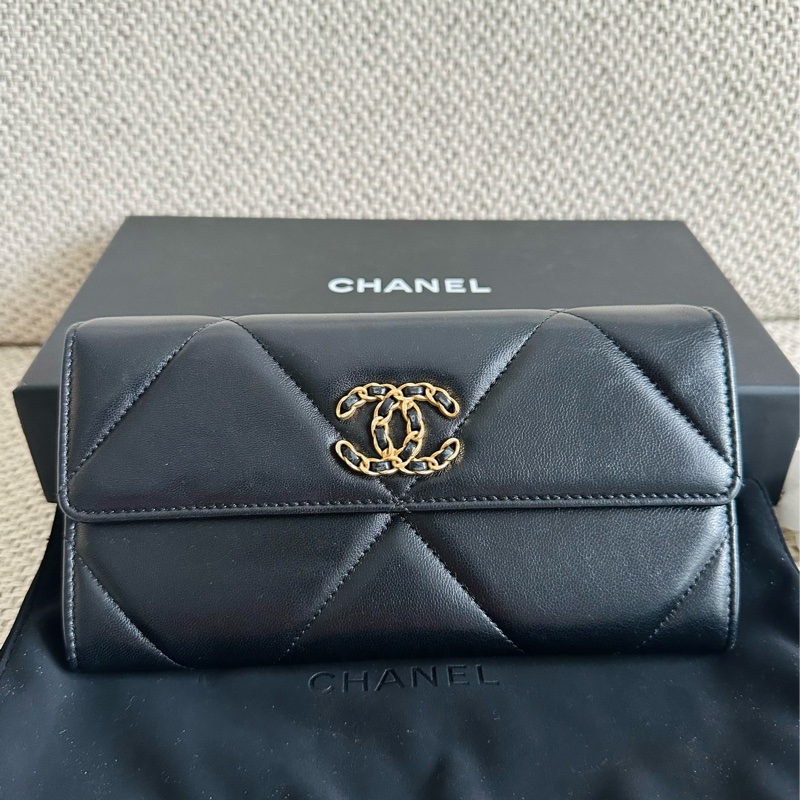 ~~Chanel 黑色19翻蓋長夾~~-4