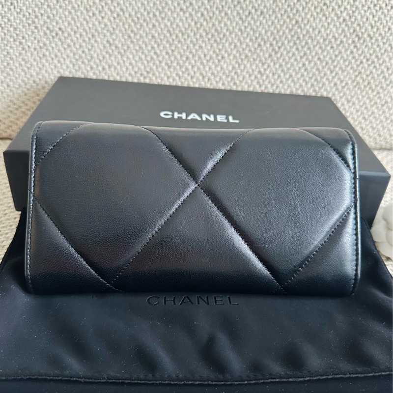 ~~Chanel 黑色19翻蓋長夾~~-5