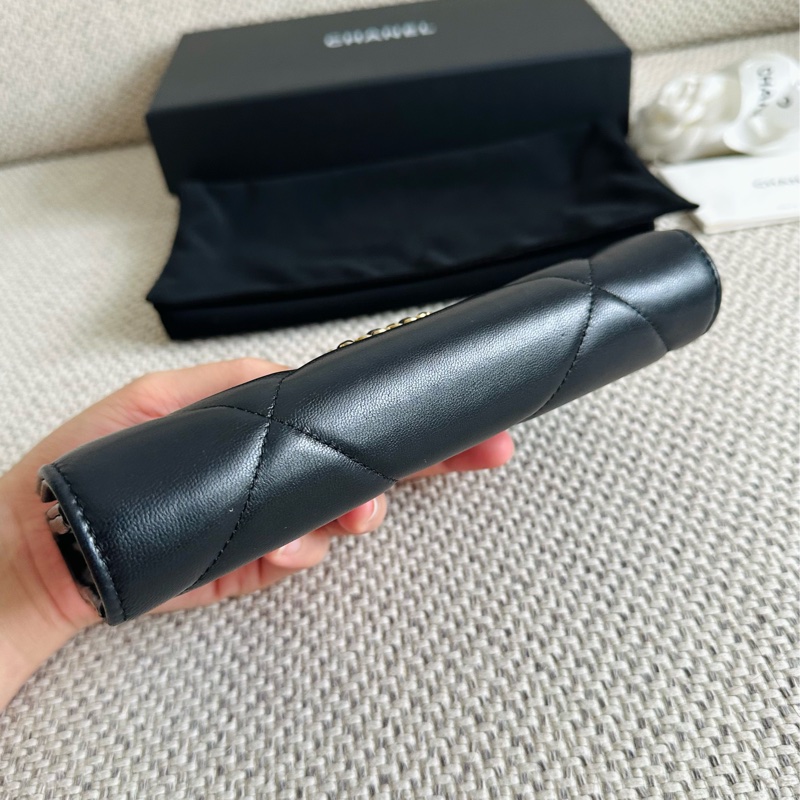 ~~Chanel 黑色19翻蓋長夾~~-7
