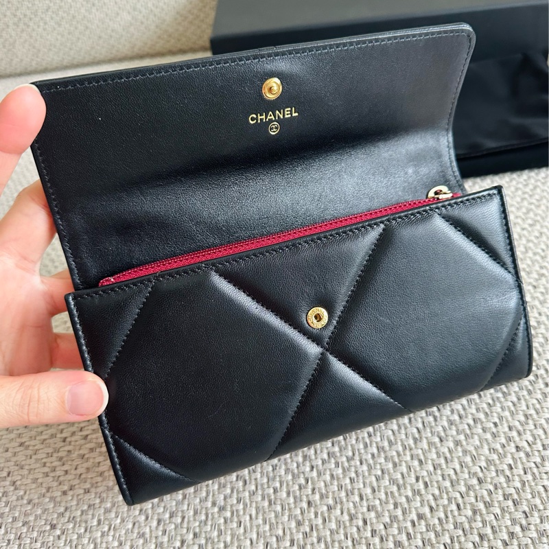 ~~Chanel 黑色19翻蓋長夾~~-8