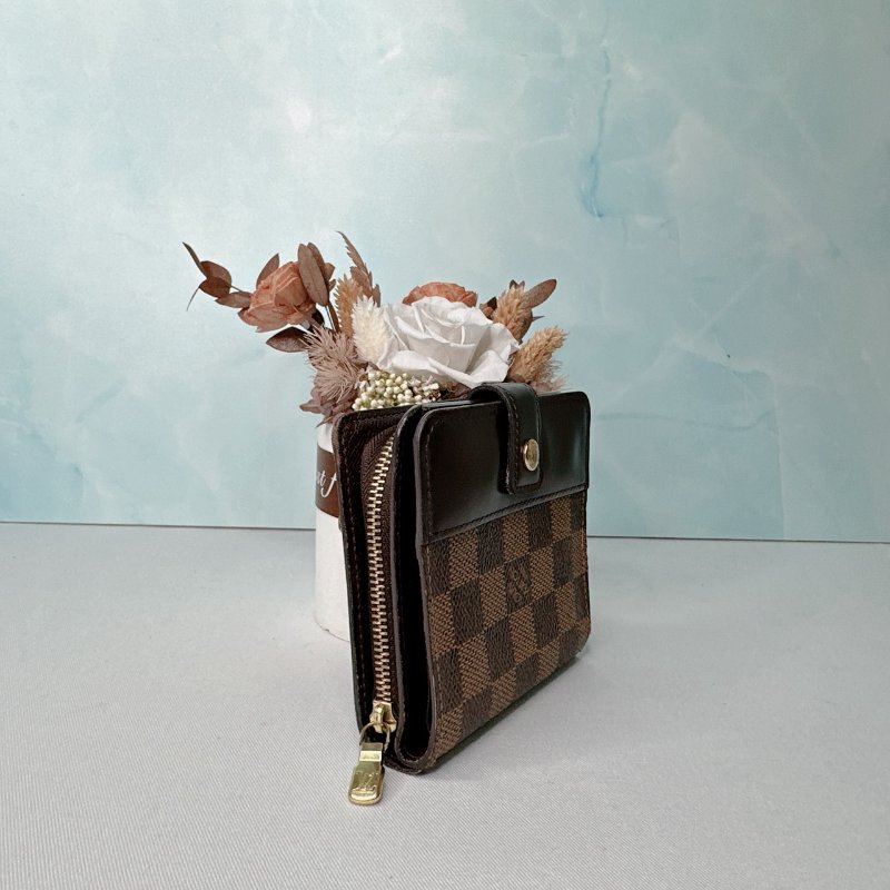 LV Damier Ebene棋盤格扣式短夾-3