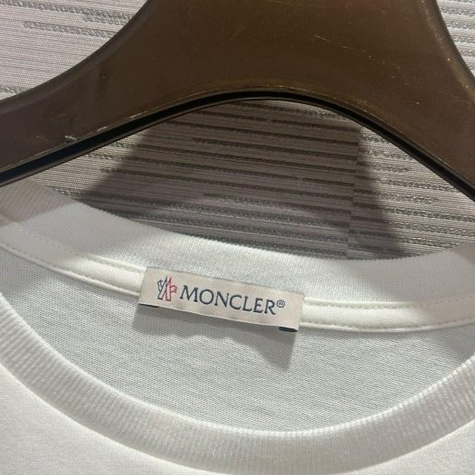 💎Han's house精品服飾💎MONCLER LOGO 短 T 現貨 青年款=女成人XS S-2
