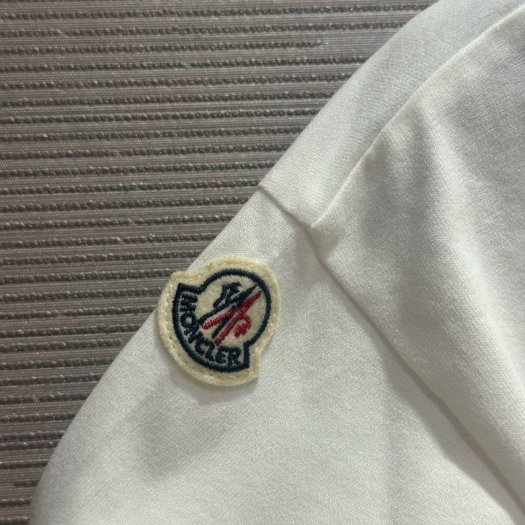 💎Han's house精品服飾💎MONCLER LOGO 短 T 現貨 青年款=女成人XS S-4
