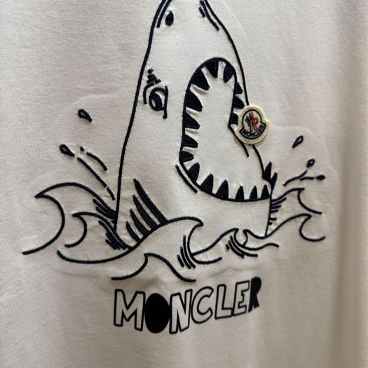 💎Han's house精品服飾💎 moncler 鯊 刺繡 短 T 現貨 青年款=男成人XS S 原價7900-2