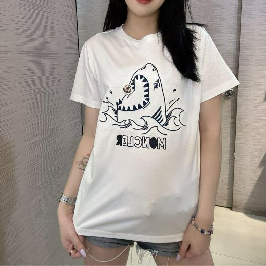 💎Han's house精品服飾💎 moncler 鯊 刺繡 短 T 現貨 青年款=男成人XS S 原價7900-4