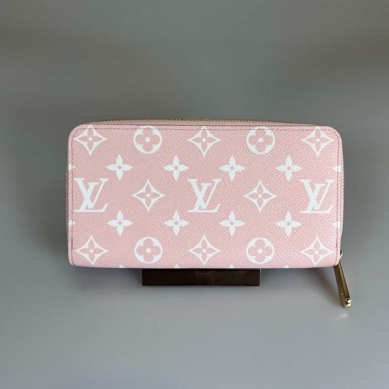 LV M67550 粉拚紅大LOGOㄇ拉長夾-1