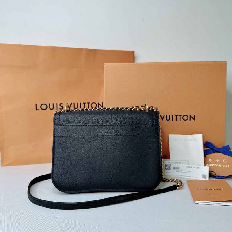 LV Lockme黑金鏈帶郵差包-1