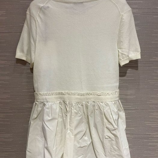 💎Han's house精品服飾💎moncler LOGO 短 T 針織拼接尼龍 連身裙 洋裝 現貨XS 原價12000-3