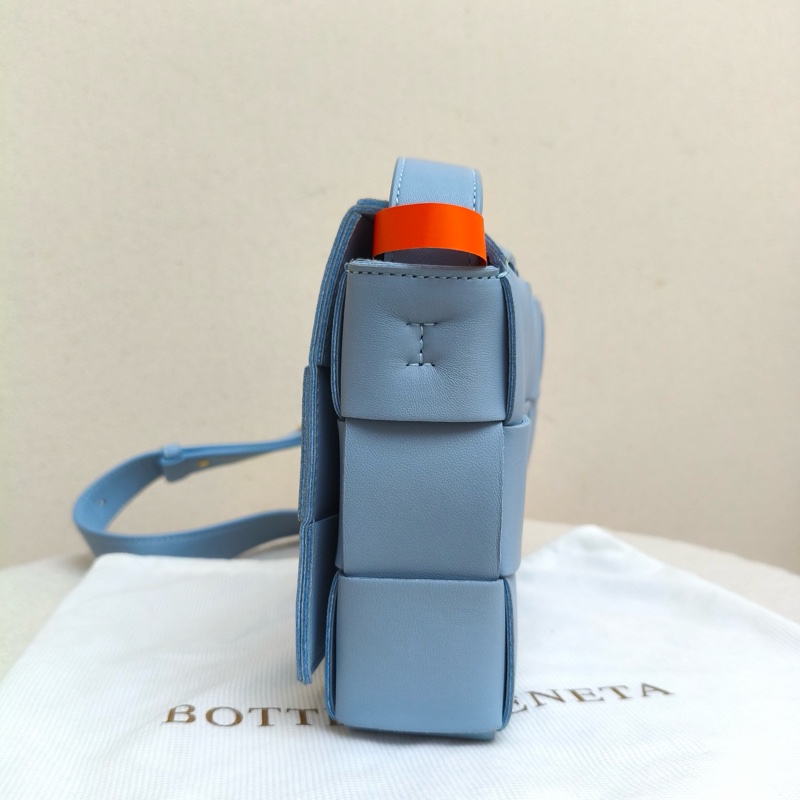 🆕全新 Bottega Veneta葆蝶家 CASSETTE 枕頭包 Intreccio編織磁扣開合豆腐包單肩包斜挎包 小號 淺藍色 💙正品-3