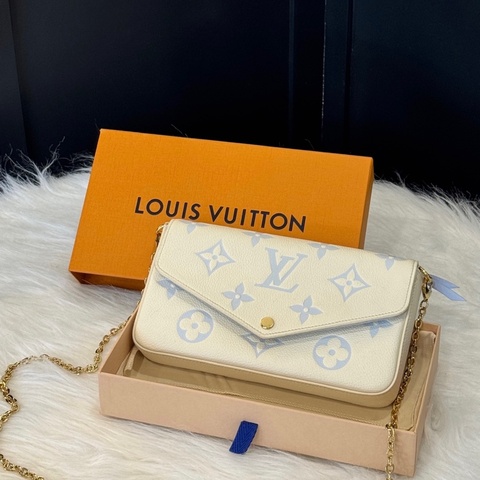 LV M83025/晶片款 白皮革壓紋三合一WOC包