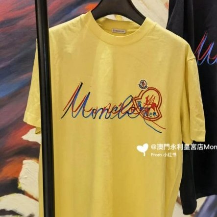 💎Han's house精品服飾💎moncler 大 刺繡 LOGO 短 T 黃 現貨XL-1
