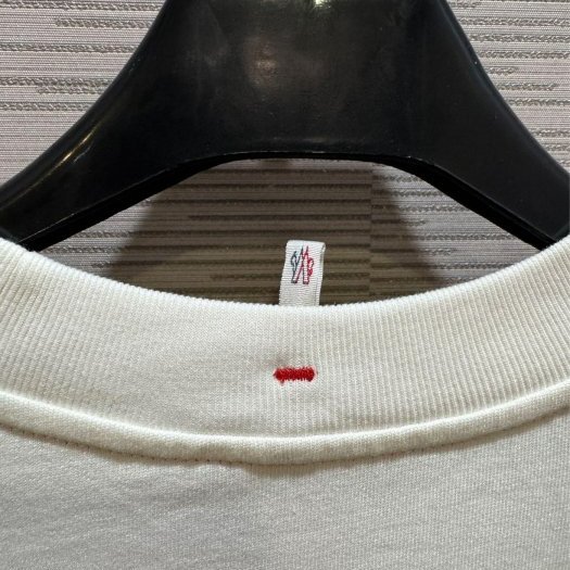 💎Han's house精品服飾💎moncler 滑雪系列 刺繡 LOGO 短 T 白 男女共穿 現貨 XS ~ M 原價14800-3